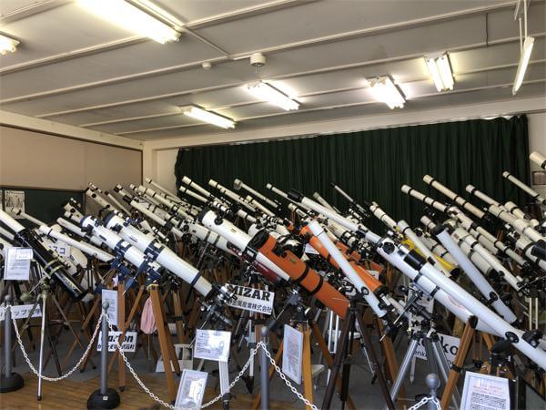 望遠鏡博物館2F 沢山の望遠鏡が教室に!